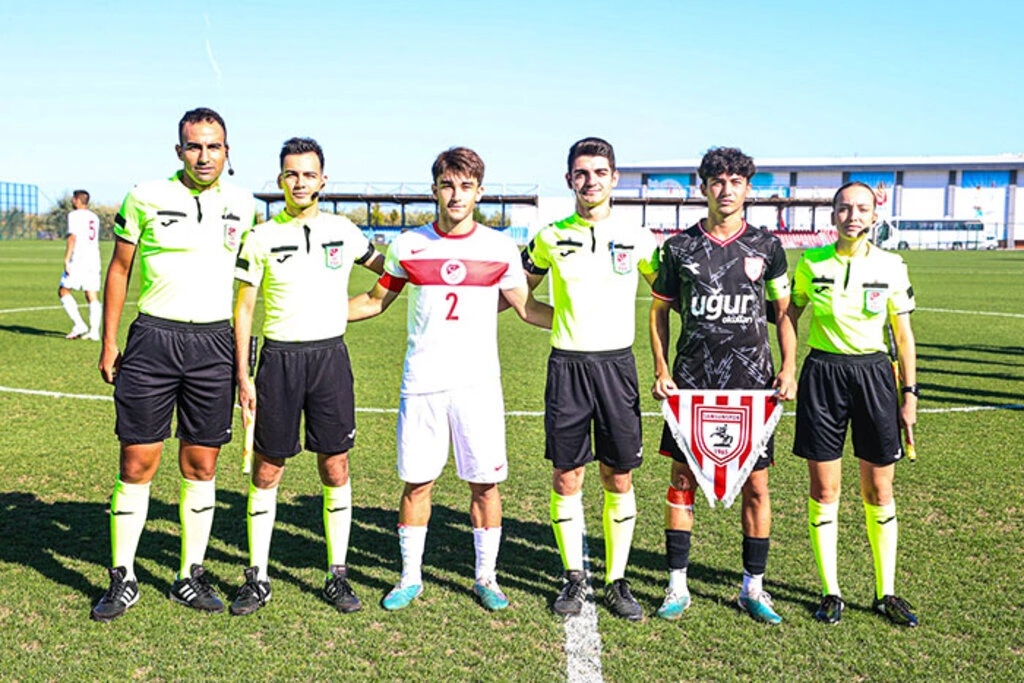 Samsunspor U19 Milli Takım ile hazırlık maçı yaptı