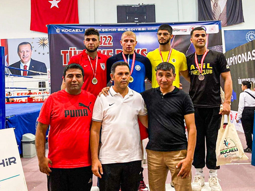 Hasan Osmanlı ve Yunusemre Yurtsever'den büyük başarı