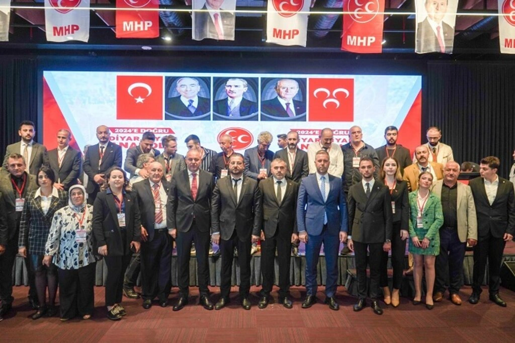 MHP İlkadım'da coşkulu Kongre! Yavuz Anuk Başkan Seçildi