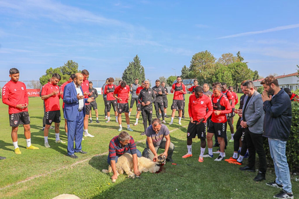 Samsunspor kurban kesti