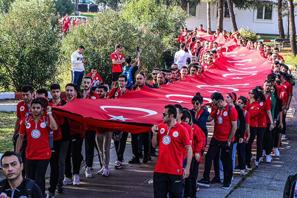 Samsun'da 100. Yıl Adalet Spor Oyunları Etkinliği Bayrak Yürüyüşü