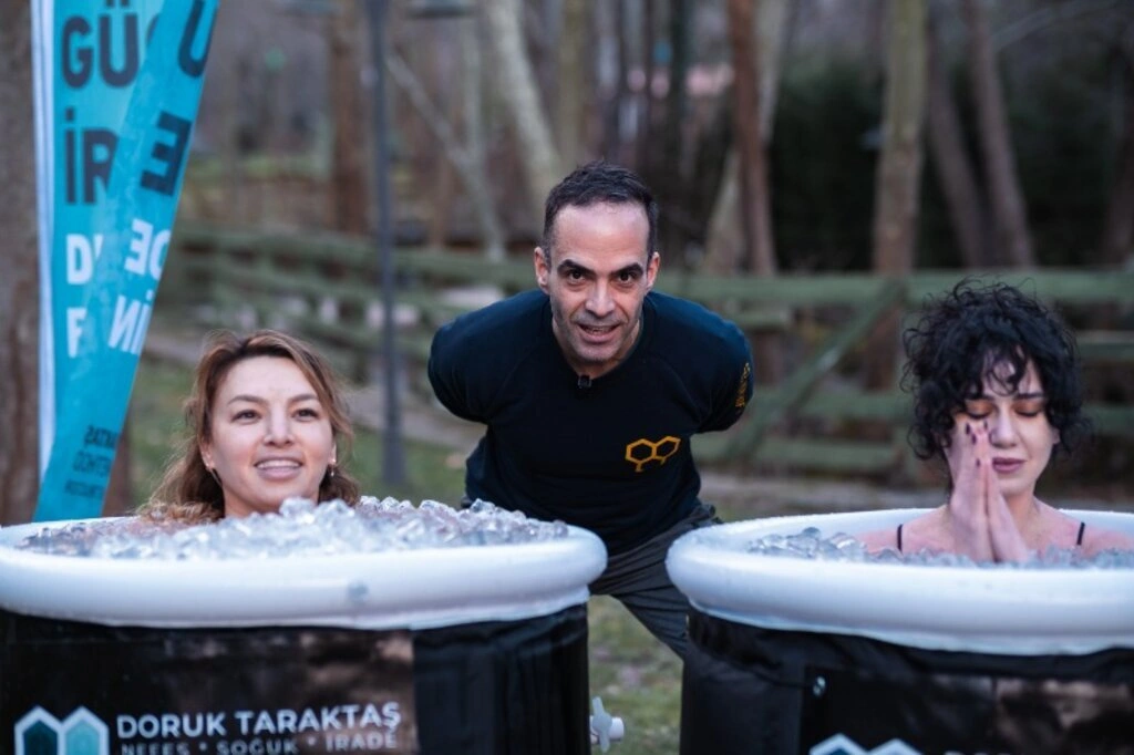 Mayo ile karlı dağlara tırmandılar! Wim Hof Method kış kampı