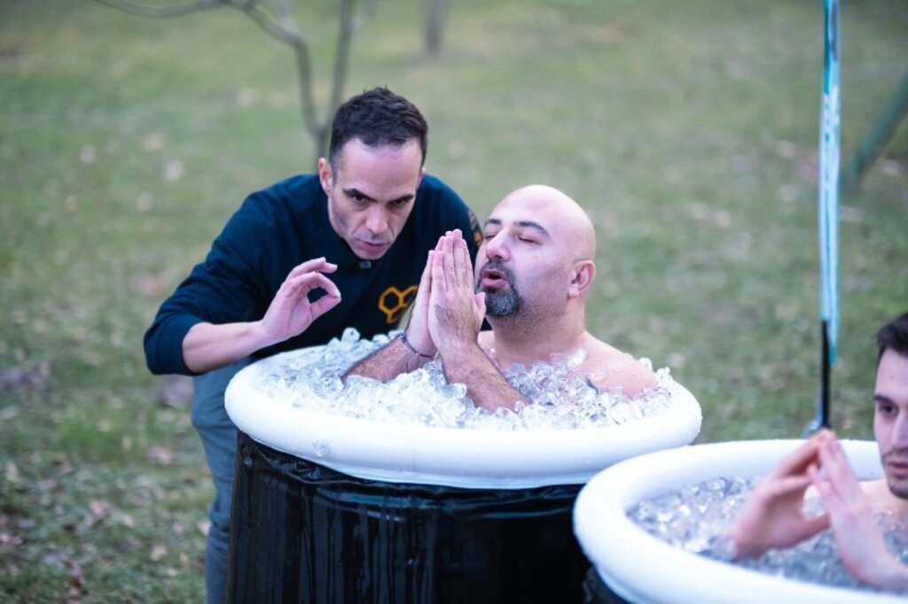 Mayo ile karlı dağlara tırmandılar! Wim Hof Method kış kampı