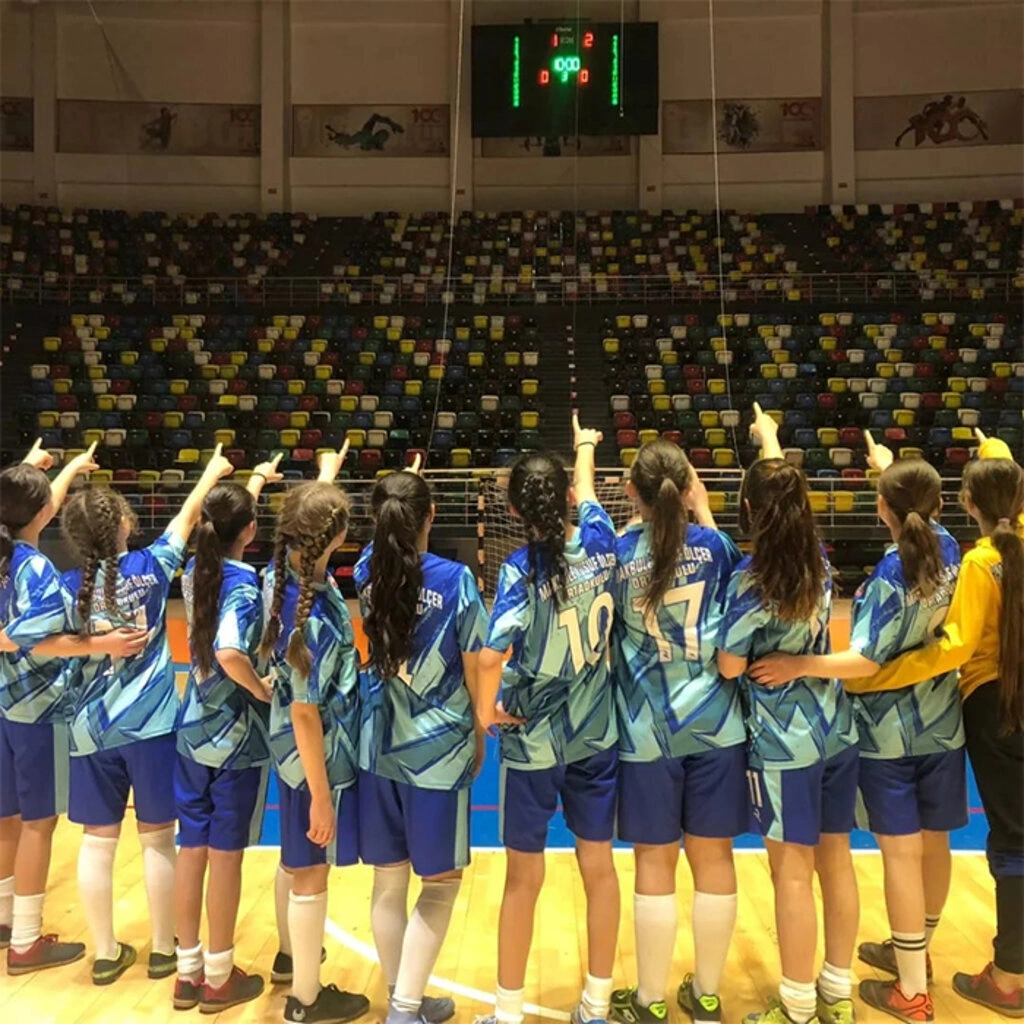 Havza Makbule Yusuf Ölçer Ortaokulu kız futsal takımı rakip tanımıyor