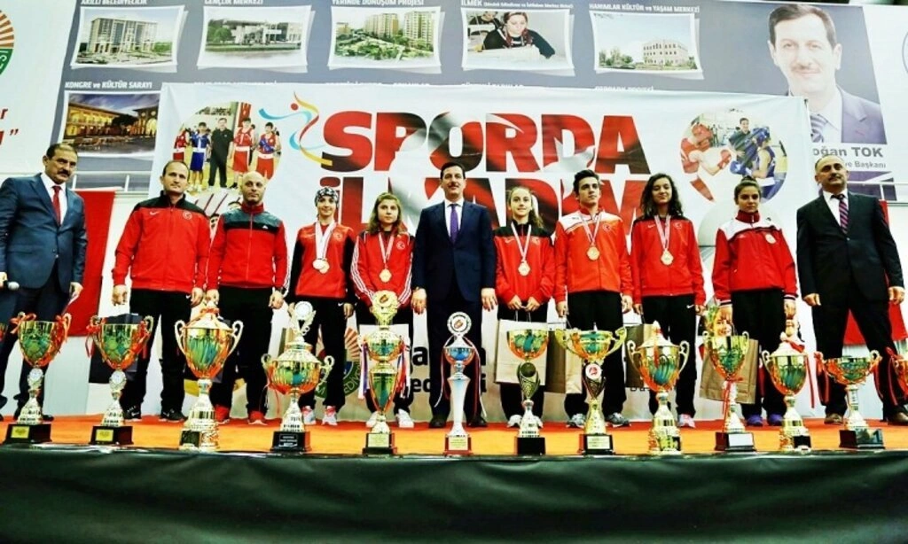 İlkadım Belediyesi 2015 Spor Yatırımları Sporcu ödül töreni