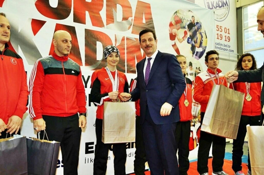 İlkadım Belediyesi 2015 Spor Yatırımları Sporcu ödül töreni