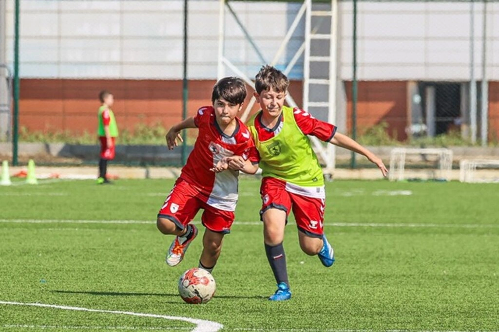 Samsunspor Futbol Okulları Şenliği Başladı