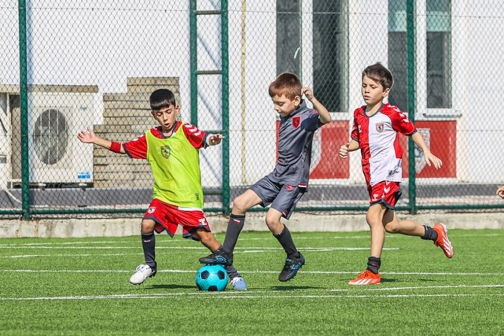 Samsunspor Futbol Okulları Şenliği Başladı
