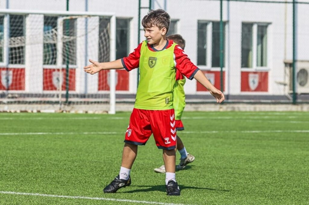 Samsunspor Futbol Okulları Şenliği Başladı