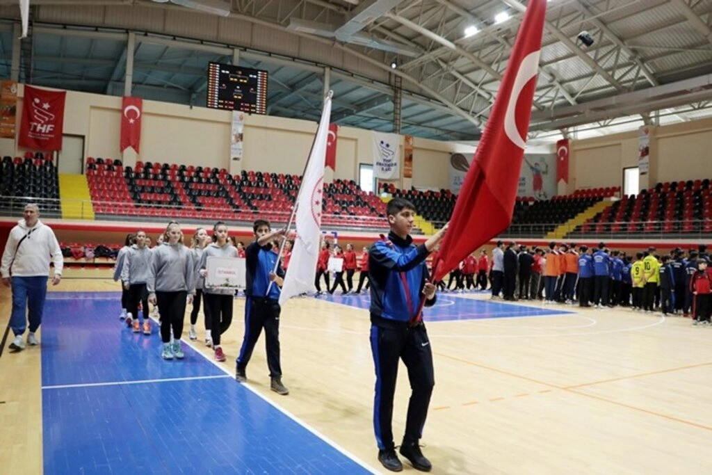 Okul Sporları Voleybol Yıldız Grup Müsabakaları başladı