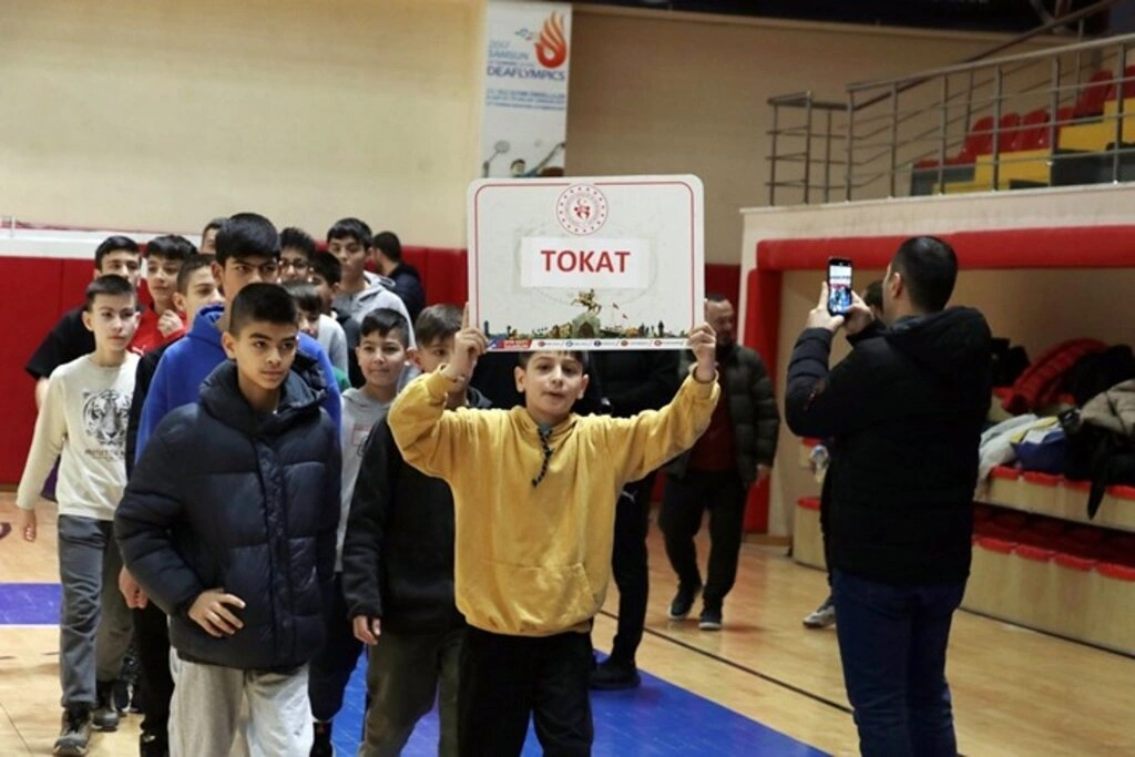 Okul Sporları Voleybol Yıldız Grup Müsabakaları başladı