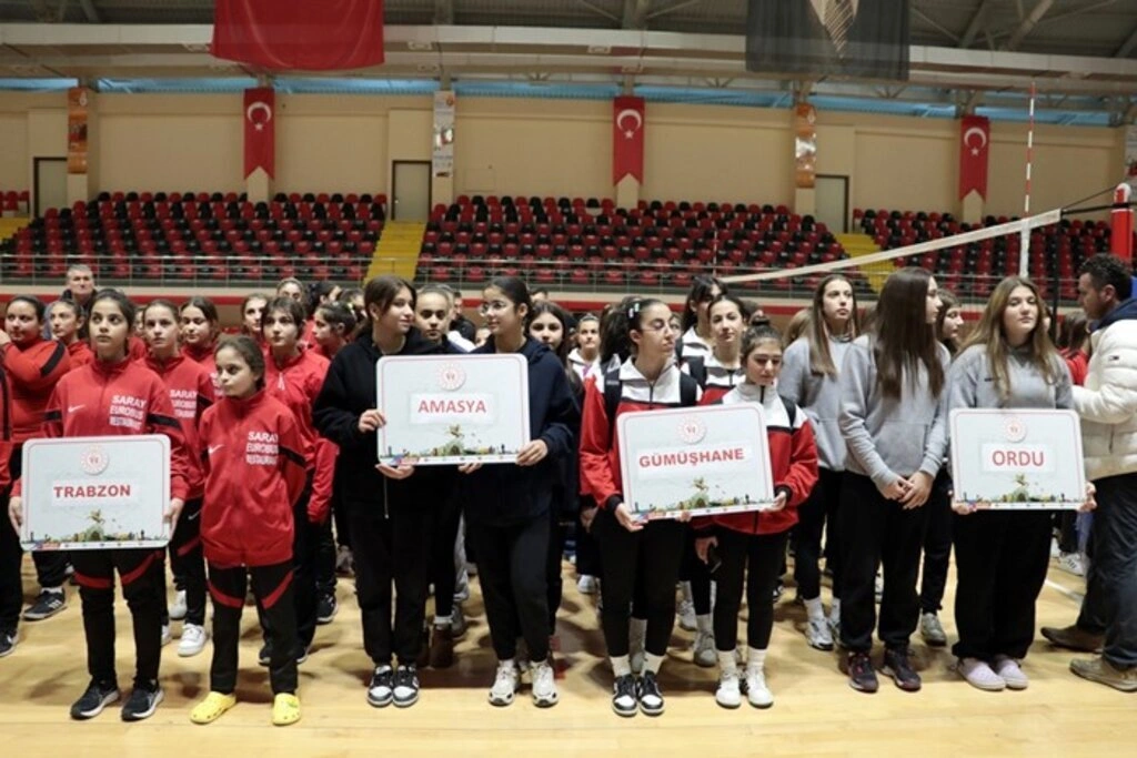 Okul Sporları Voleybol Yıldız Grup Müsabakaları başladı