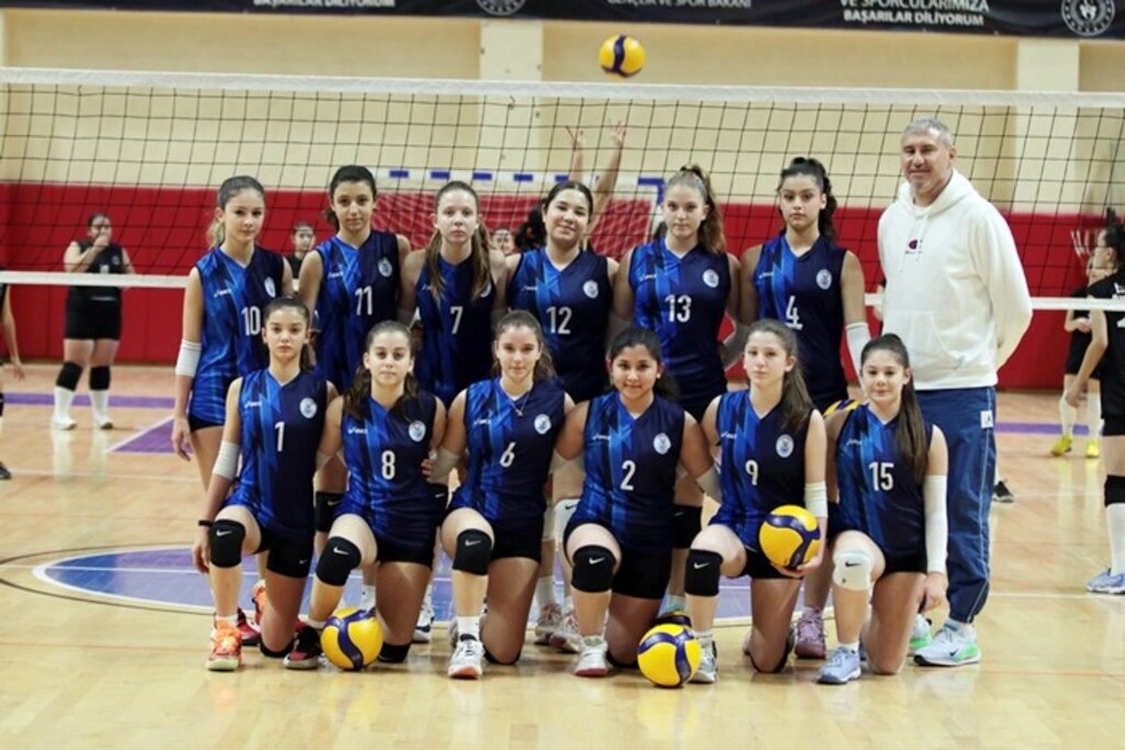 Okul Sporları Voleybol Yıldız Grup Müsabakaları başladı