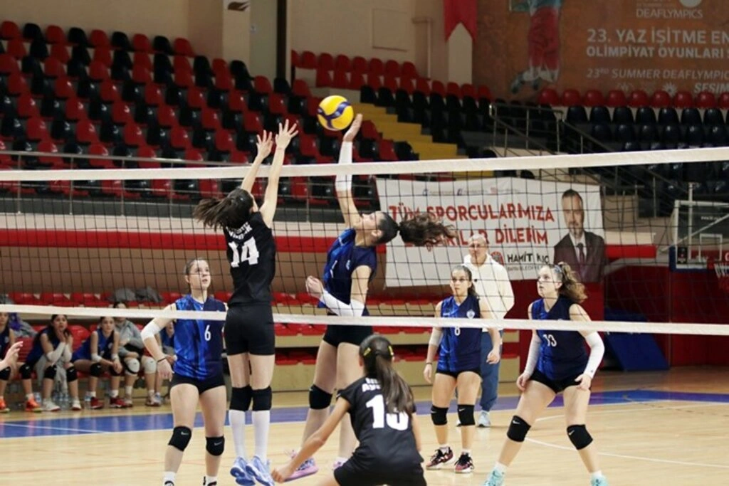 Okul Sporları Voleybol Yıldız Grup Müsabakaları başladı