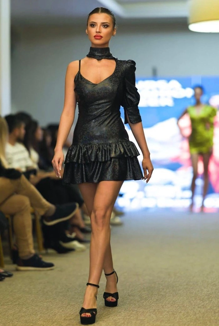 Fashion Week Successo defilesi izleyenleri büyüledi