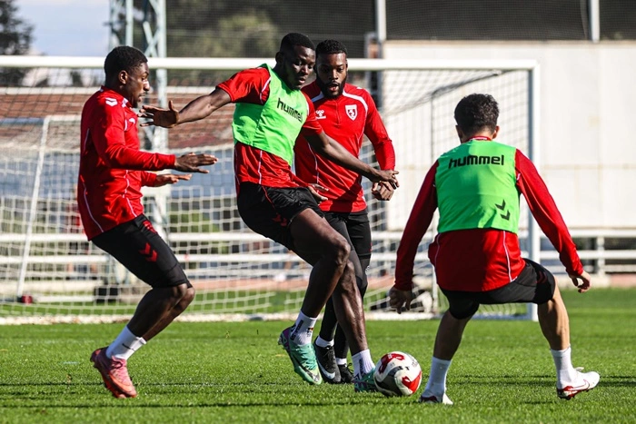 Samsunspor Galatasaray maçı hazırlıklarına başladı