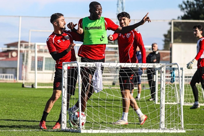 Samsunspor Galatasaray maçı hazırlıklarına başladı