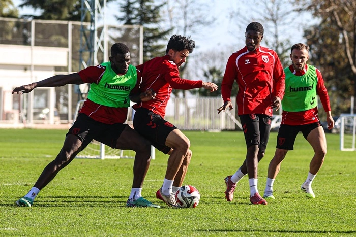 Samsunspor Galatasaray maçı hazırlıklarına başladı