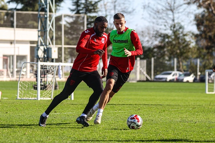 Samsunspor Galatasaray maçı hazırlıklarına başladı