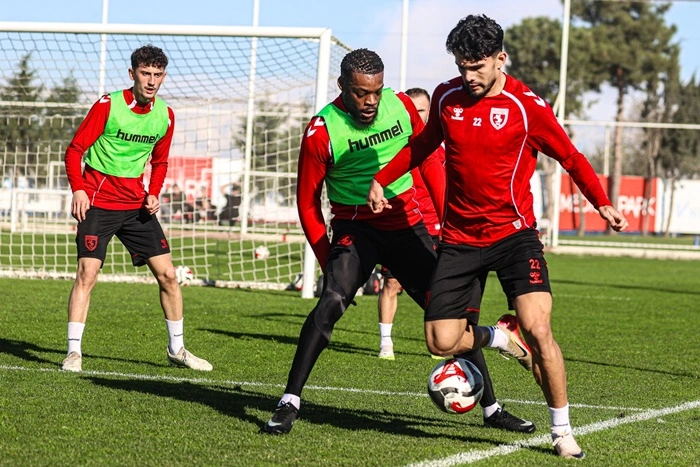 Samsunspor Galatasaray maçı hazırlıklarına başladı
