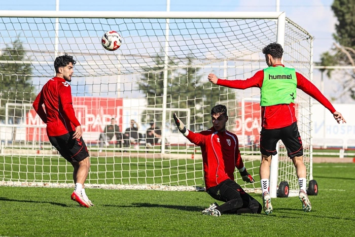 Samsunspor Galatasaray maçı hazırlıklarına başladı