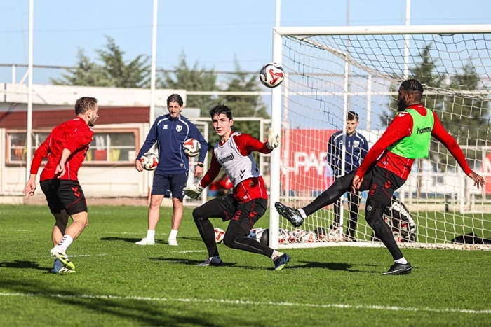 Samsunspor Galatasaray maçı hazırlıklarına başladı