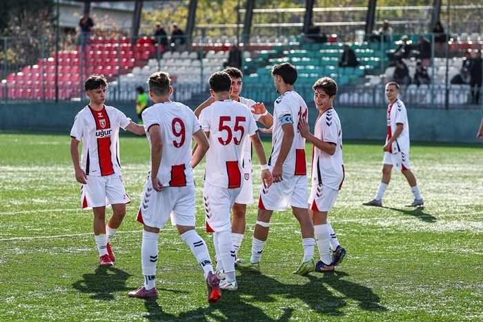 Uğur Okulları Sahadan 5–0 Galip Ayrıldı