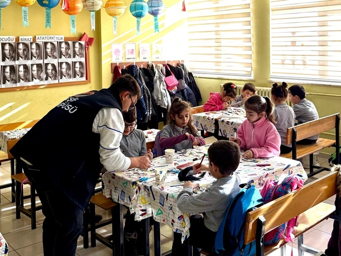 SAMSUN'DA BÜYÜKŞEHİR 40 KÖY OKULUNDAKİ 3 BİN 800 ÖĞRENCİYİ BİLİMLE BULUŞTURDU