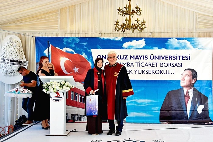 Çarşamba Ticaret Borsası MYO’da Mezuniyet Sevinci