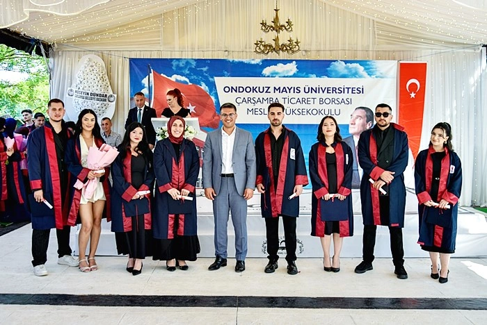 Çarşamba Ticaret Borsası MYO’da Mezuniyet Sevinci