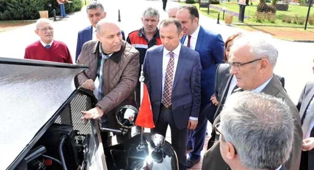 Samsun Büyükşehir Belediyesi, Gazi Mustafa Kemal Atatürk’ün makam aracı olarak kullandığı otomobilin aynısını yaptırdı.