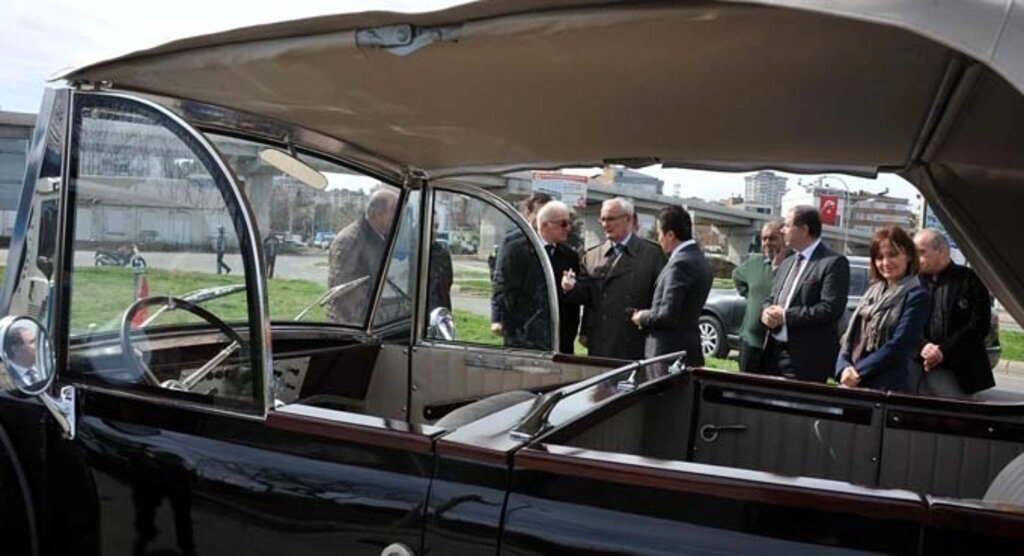 Samsun Büyükşehir Belediyesi, Gazi Mustafa Kemal Atatürk’ün makam aracı olarak kullandığı otomobilin aynısını yaptırdı.