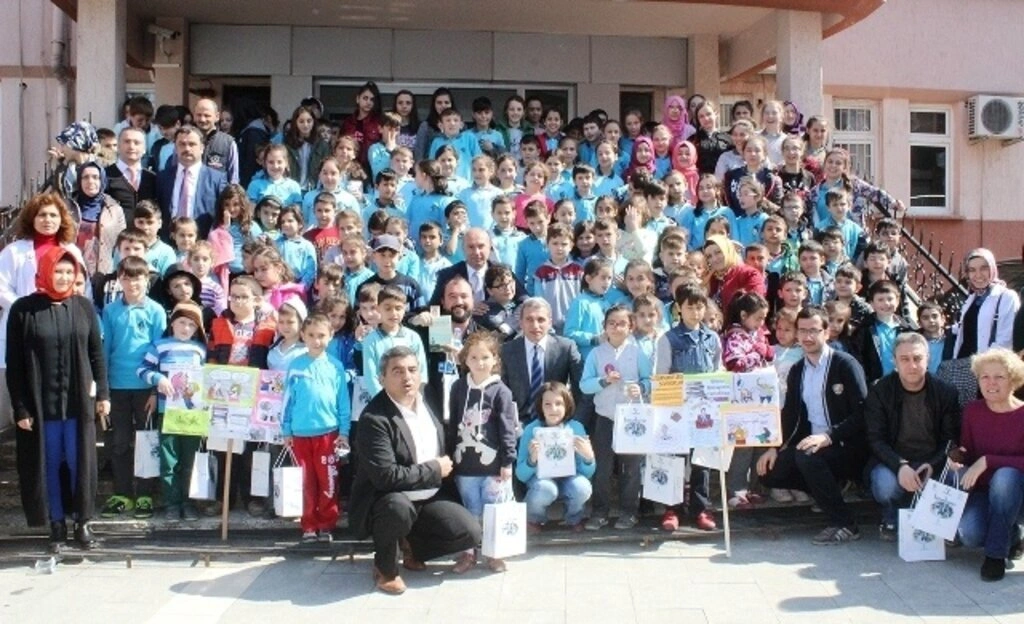 KİTAP SEVGİSİ TEKKEKÖYLÜ ÇOCUKLARI MEYDANDA BULUŞTURDU