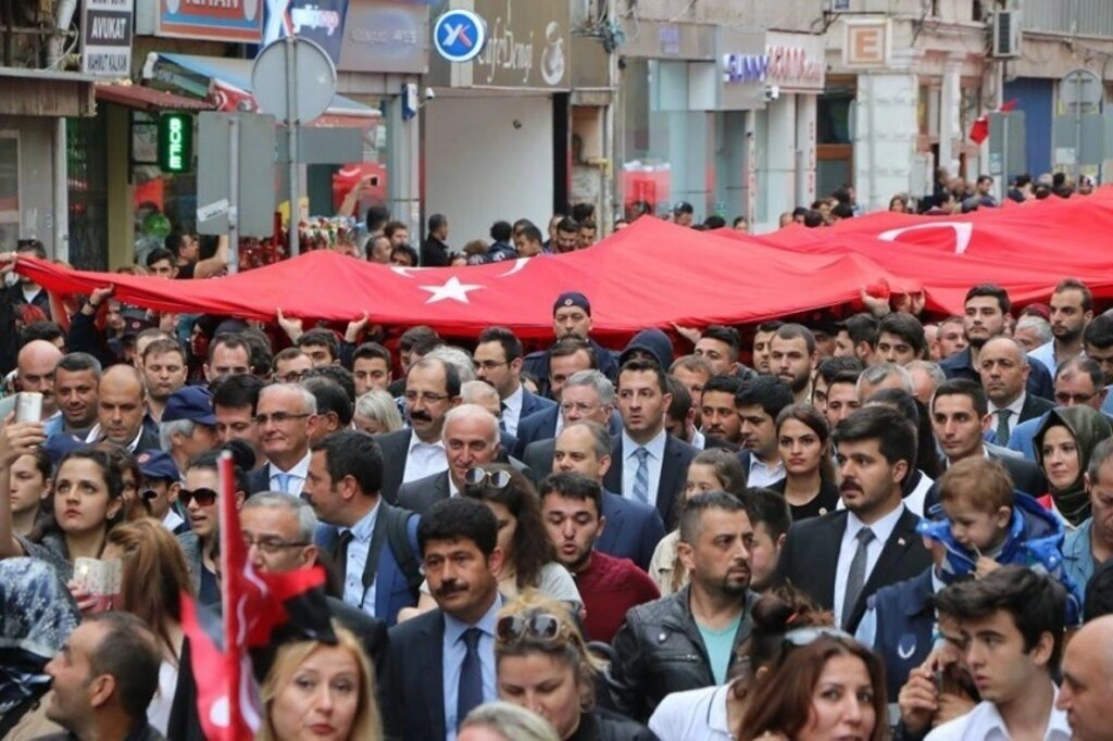 19 MAYIS BAYRAK