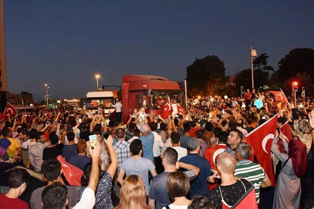 Tekkeköy Milli İradeye sahip çıktı