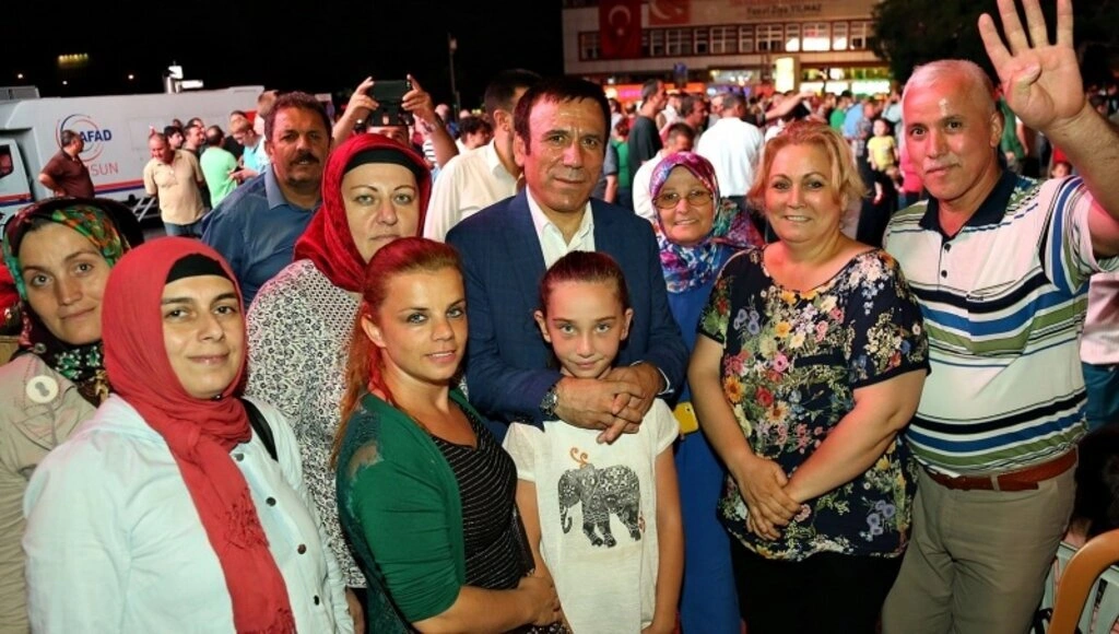 Canik Belediye Başkanı Osman Genç Demokrasi nöbeti