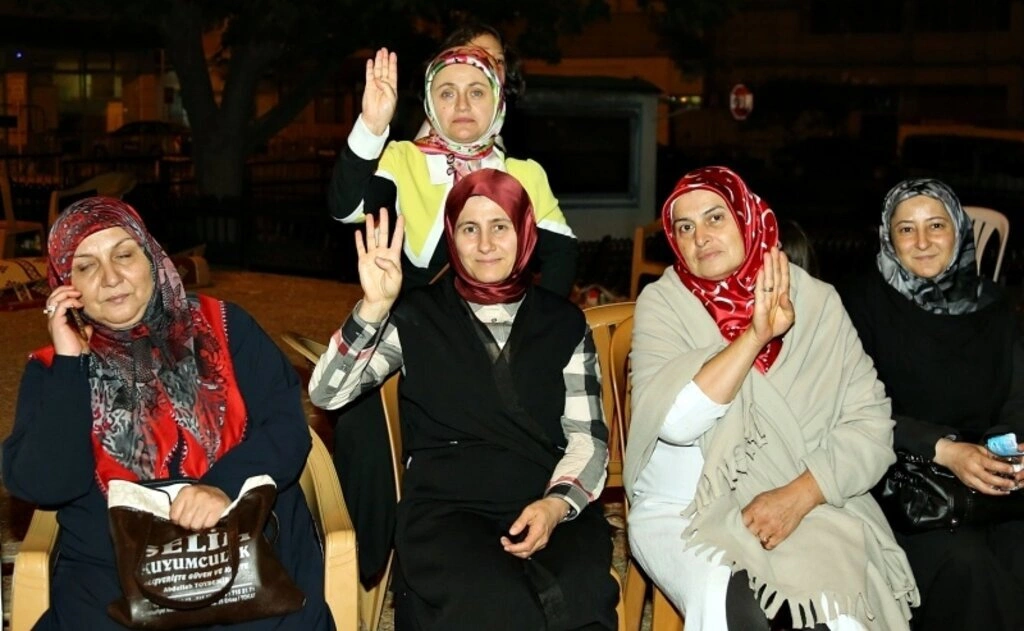 Canik Belediye Başkanı Osman Genç Demokrasi nöbeti