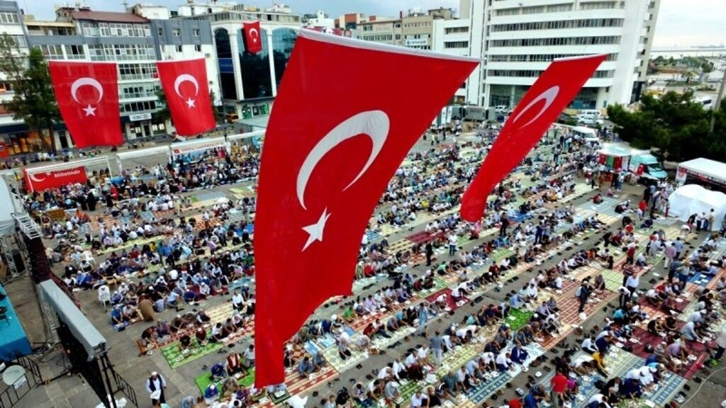 İlkadım Belediyesi Cuma sabah namazı