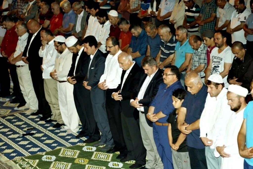 İlkadım Belediyesi Cuma sabah namazı
