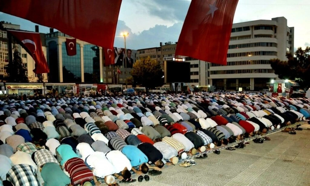 İlkadım Belediyesi Cuma sabah namazı