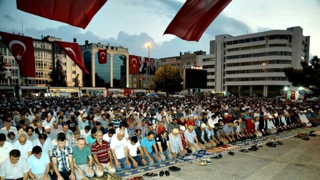 İlkadım Belediyesi Cuma sabah namazı