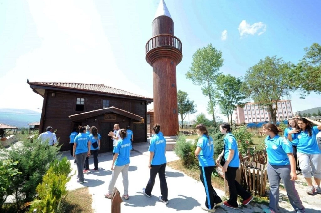 Hatıralarla yaşayan köy turizme açılacak