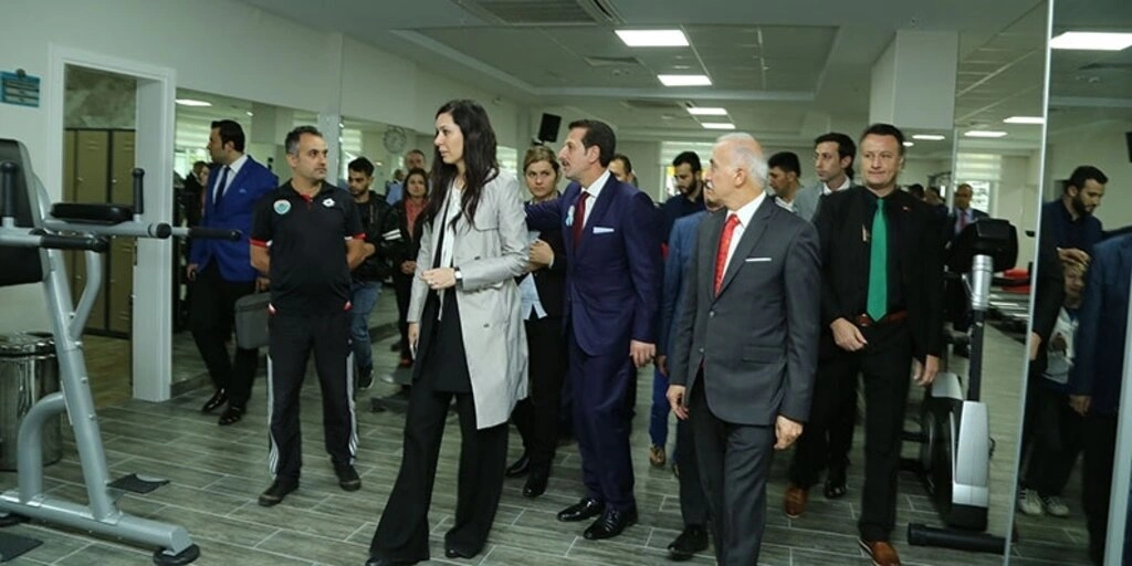 İlkadım Derebahçe Sosyal Tesisleri görkemli bir törenle açıldı