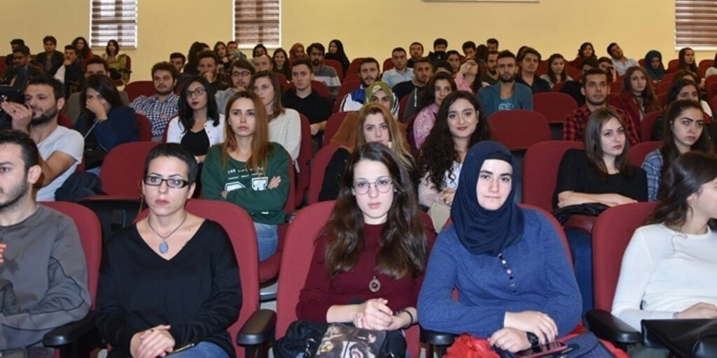 Kim bu güzel oyuncu