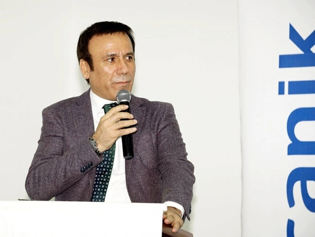 Canik Belediyesi Anadolu İmam-Hatip Lisesi'ne konferans salonu