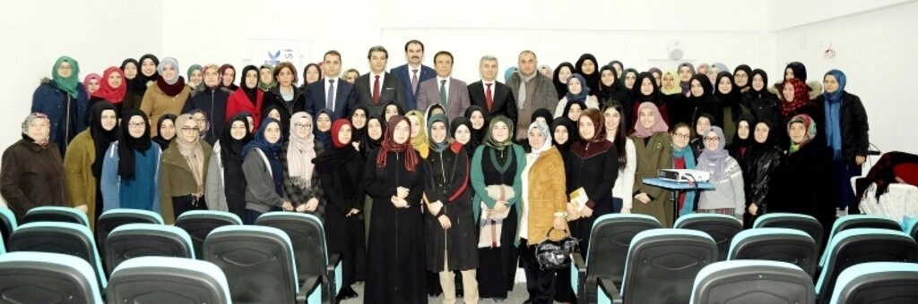 Canik Belediyesi Anadolu İmam-Hatip Lisesi'ne konferans salonu