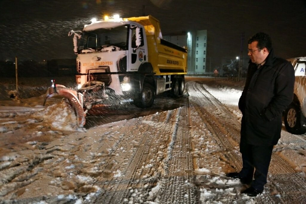 Başkan Taşçı’dan kar mücadele ekibine teşekkür