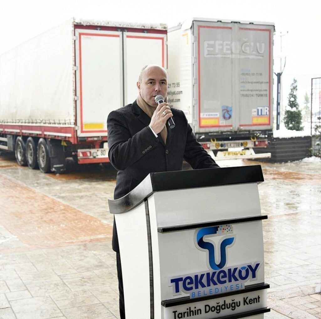 Tekkeköy yardım tırlarını dualarla uğurlandı