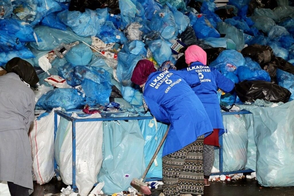 İlkadım'da miniklere geri dönüşüm eğitimi