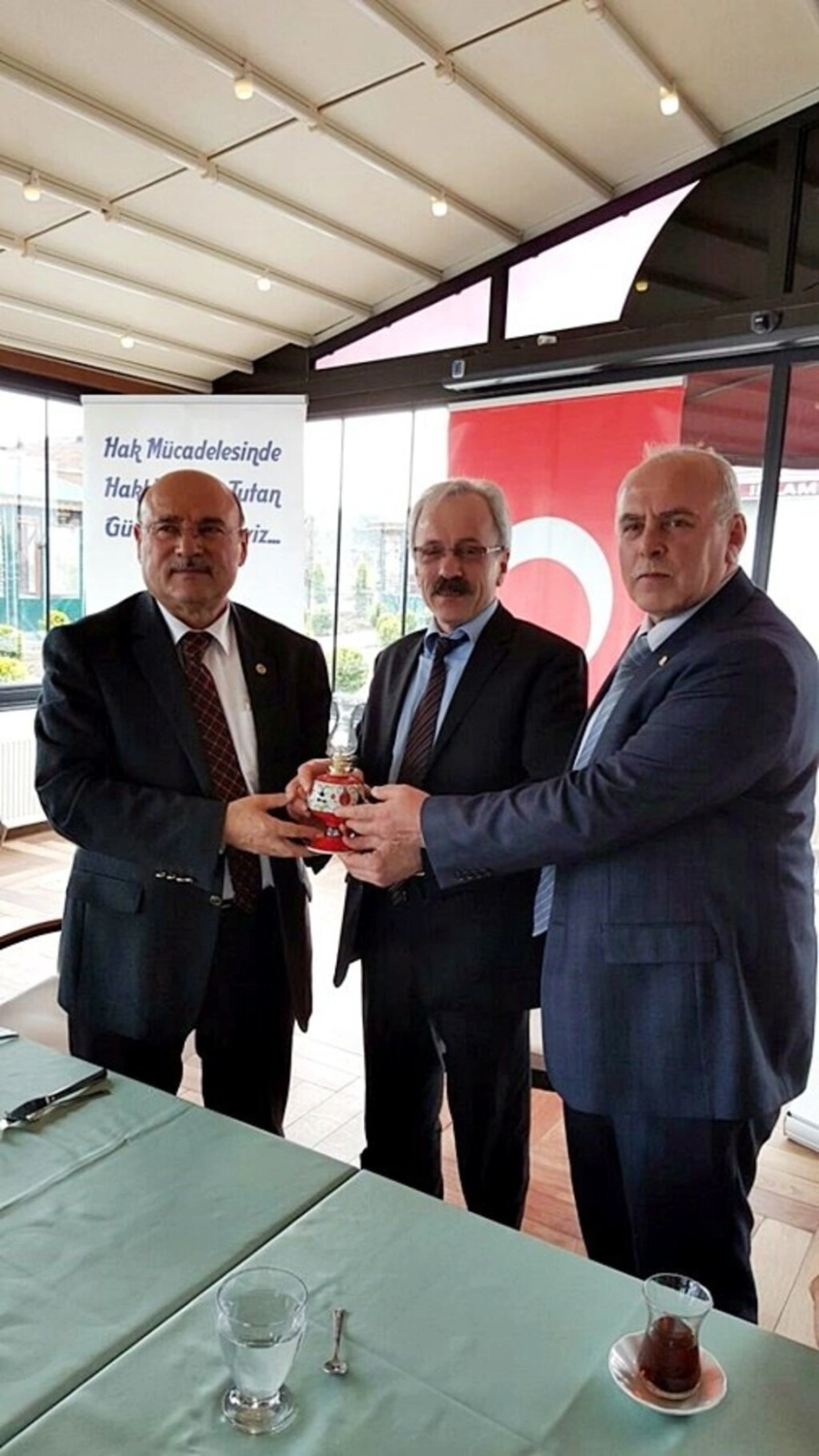 Bem-Bir-Sen 23. kuruluş yıldönümünü Samsun'da gazetecilerle kutladı